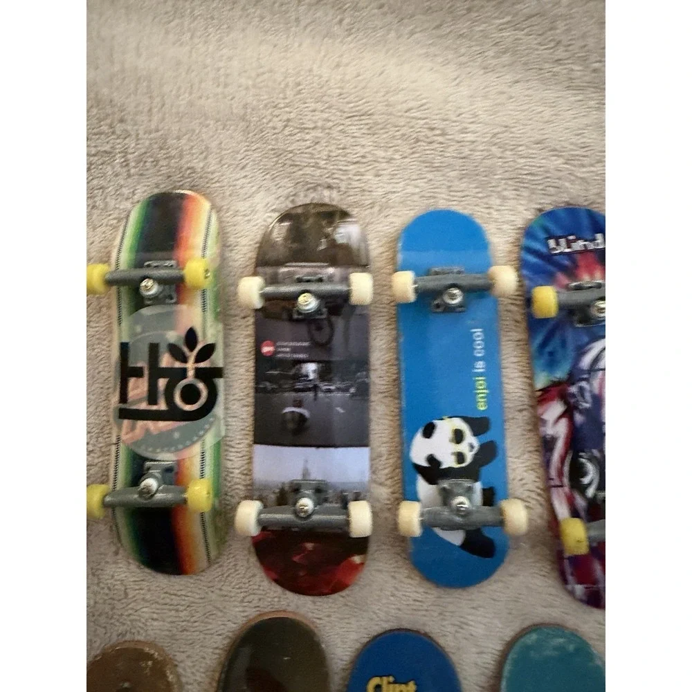 Lot Of 19 Tech Deck Boards And Skateboards‎ With Wheels